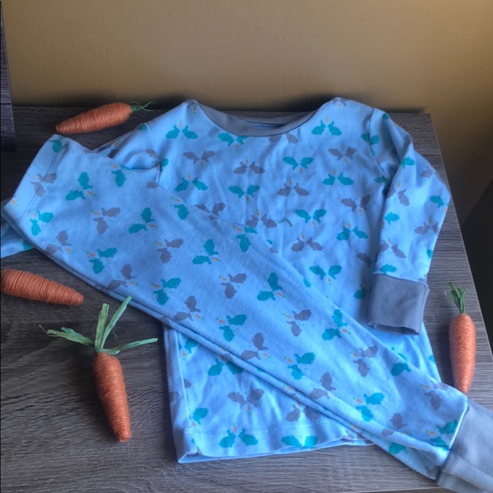 Easter 🐣 organic PJs so soft and nice! 24m
